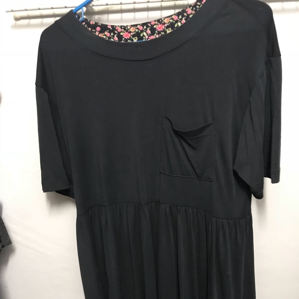 Black Kahlo tunic with pocket